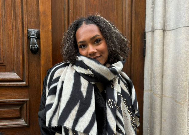 Vague de froid en perspective : protégez vos clientes avec nos écharpes tendances